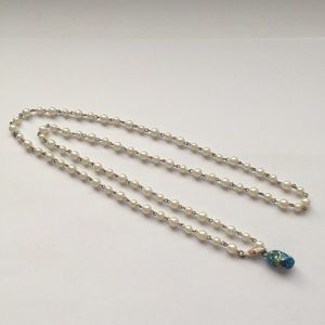 Vintage Pearls Necklace, with silver-tone hardware